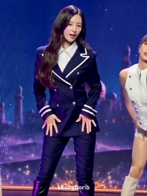 金智媛是我最喜欢的韩国女演员,多才多艺,干啥都行!