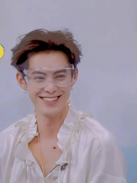 棣棣:报个平安,最近哥们好的很 就这么大大方方的!