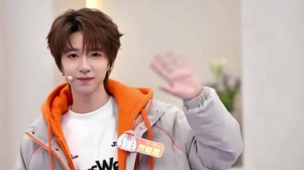 最后又再一次喊起了团名 大家好,我们是 时代少年团!