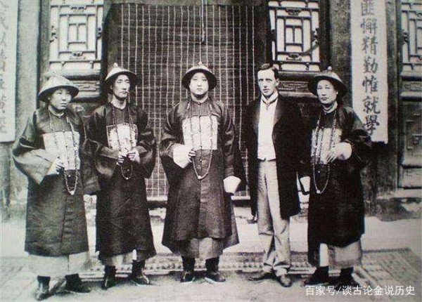 南明刚刚建立,孔子后代,为何在清军入关时主动投诚?