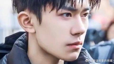 你没见过的易烊千玺，可爱的~腼腆的~超A的~怎么样都是你的菜