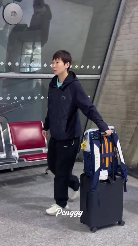 王曼昱启程飞往巴黎，期待赛场精彩表现
