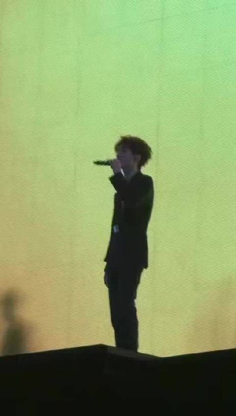 王俊凯演唱会翻唱甲乙丙丁,唱出爱而不得心酸不甘