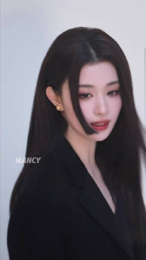 自带高贵清冷氛围all black 你好美