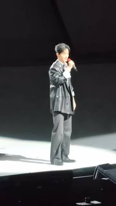 大麦也是过上好日子了,连续两场听见“谢谢” 可是我没有票我也要谢吗