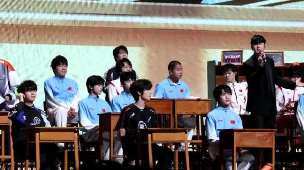 该说不说 幸好只给林俊杰一个人发了麦克风！ 没给任何给其他任何一个人！