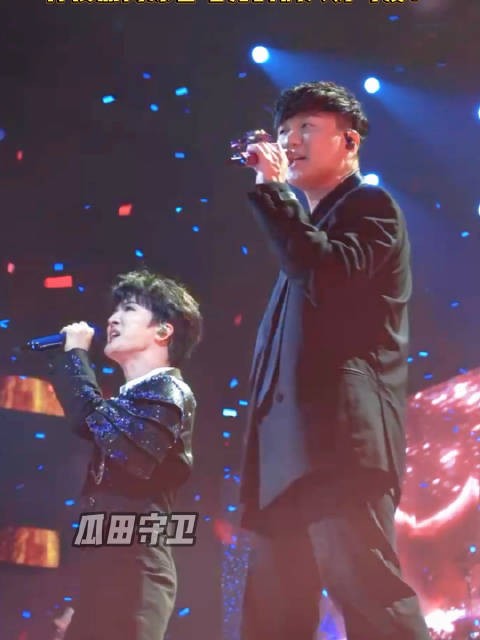 林俊杰周深合唱完的俩人好可爱!