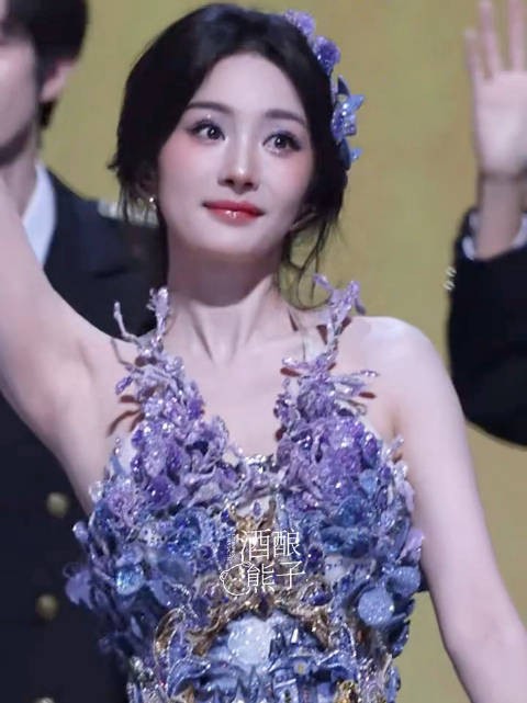 这真的是神女了,美到词穷