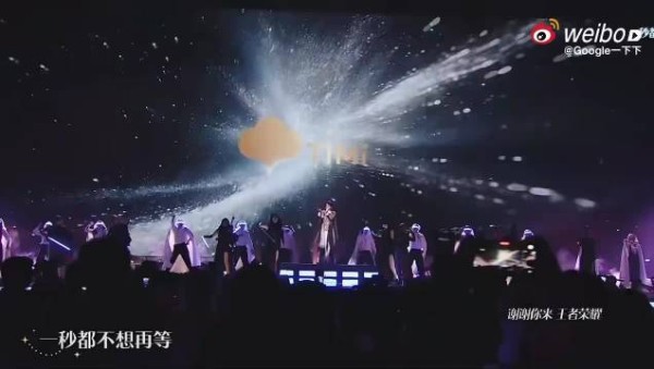 黄子弘凡王者荣耀周年庆演唱我要玩王者荣耀