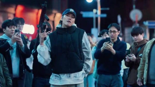霸气军火贩给街边小混混上一课