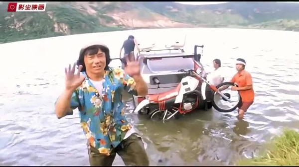 成龙《飞鹰计划》原版预告片,实拍高危动作,这才是实打实的真功夫!
