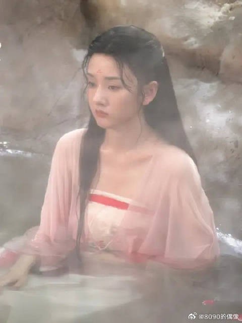 何为出水芙蓉，请看