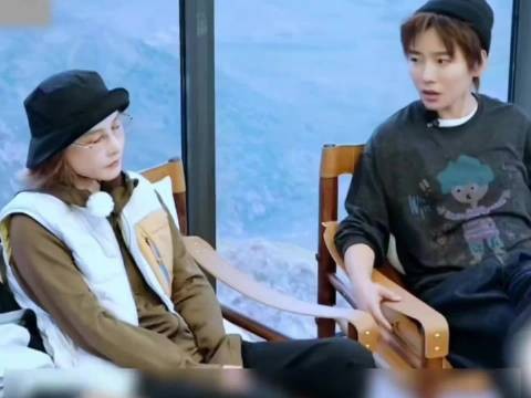 许飞回应厉娜追问背叛 发言被指cp向