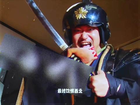 变异女孩被围逼入绝境黑化从南天门杀到蓬莱东路