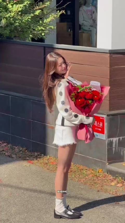 张元英 今日活动look