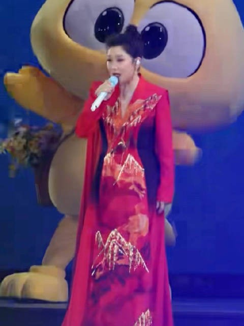 闪出来一个丢!