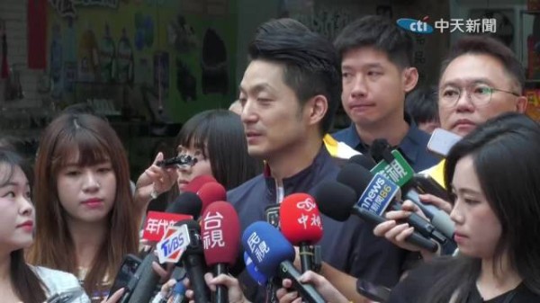 周杰伦在舞台上直夸蒋万安很给力!蒋万安幽默回应:哎呦不错哦!