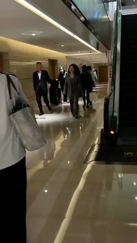 周深工作安排太紧密了，宝贝要好好休息啊