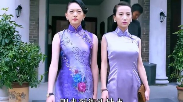 美女联络员刚来到接头地点，就发现有埋伏，结局意想不到