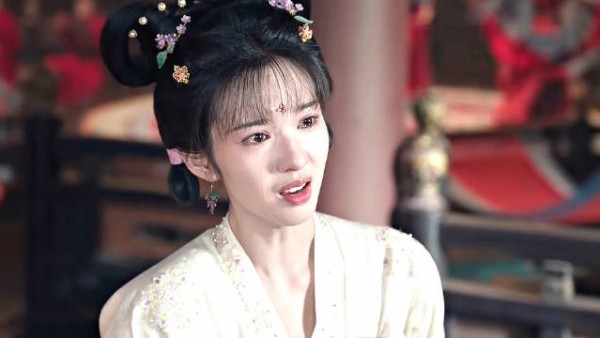 春华是婢女身份曝光，前期纯爱掺入玻璃渣