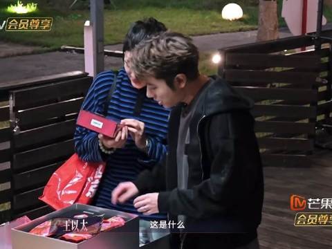其实很聪明吧特别会谈恋爱一个妹子