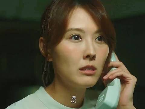 女人只是踩到一张纸钱,却发生了一件可怕的事情!好剧推荐