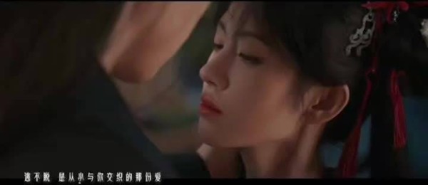 张云龙单手包住鞠婧祎的头,CP感藏不住