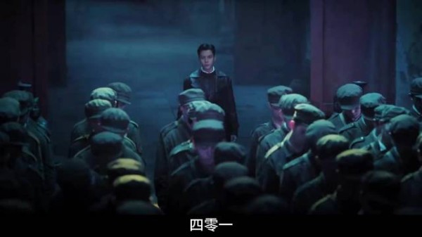 大爷出手硬怼诡异黑影，失控场面太窒息