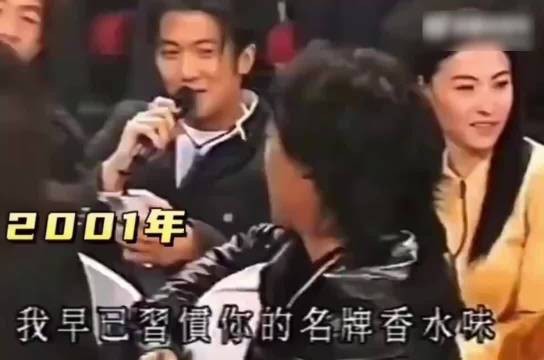 “王菲那么自信骄傲的一个人,在那一瞬间,居然那么的难过与无助”