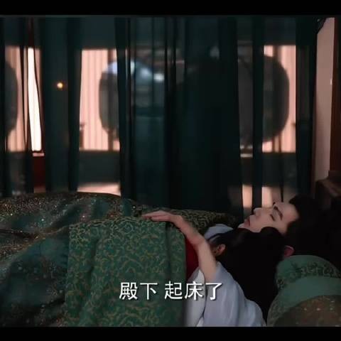 这段太有喜感了,龇牙咧嘴笑着看过去的丨度华年