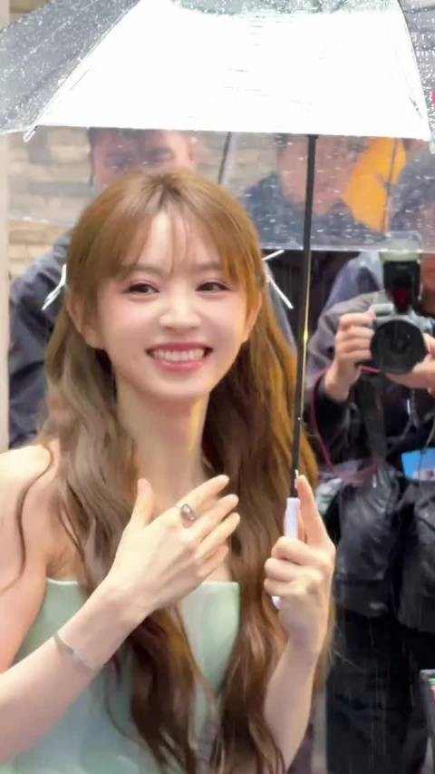 田曦薇 一大早就美我一大跳! 生图过分权威了啊,美神!(cr水印)