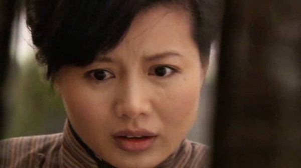 妻子瞥见丈夫右膝惊现异常