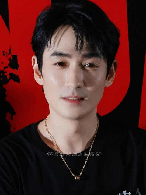 朱一龙学粉丝说准备回踩声音有点大