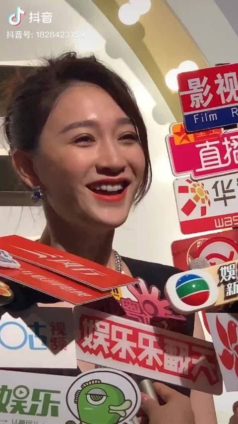 李小冉都多少天了,来微博玩玩啊