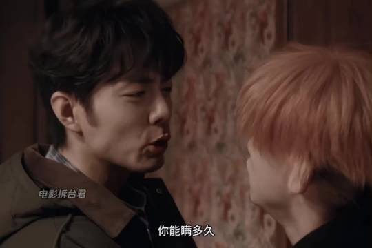 叛逆不羁只是他的伪装，每次对妈妈恶语相向他心里也很难受吧！