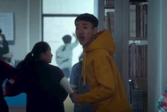 易遥跳海没有人站出来,流言堆成压垮她的山
