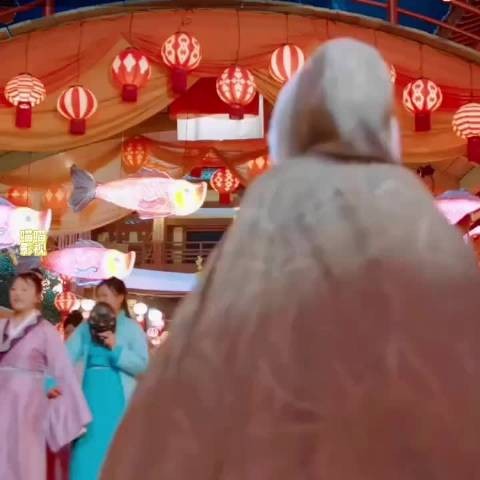 他第一次见她便一见钟情,而她却退婚处处躲着他