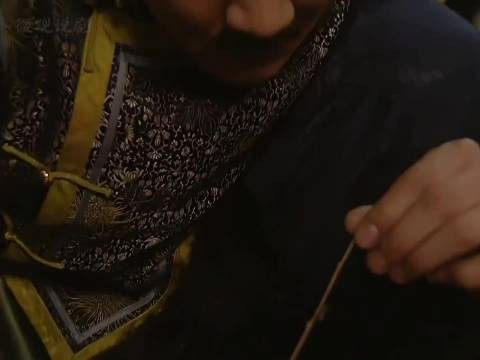 雍正强闯宗人府,去见被圈禁的老十三,在门口和小太监斗嘴