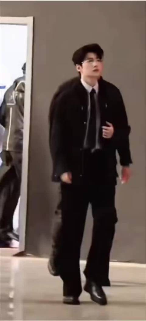 杨洋新剧法医角色解锁，等风热吻你引期待