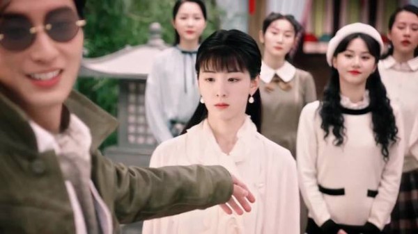陈都灵林杭景良辰好景知几何 卑鄙可恶的人是你我为什么要道歉