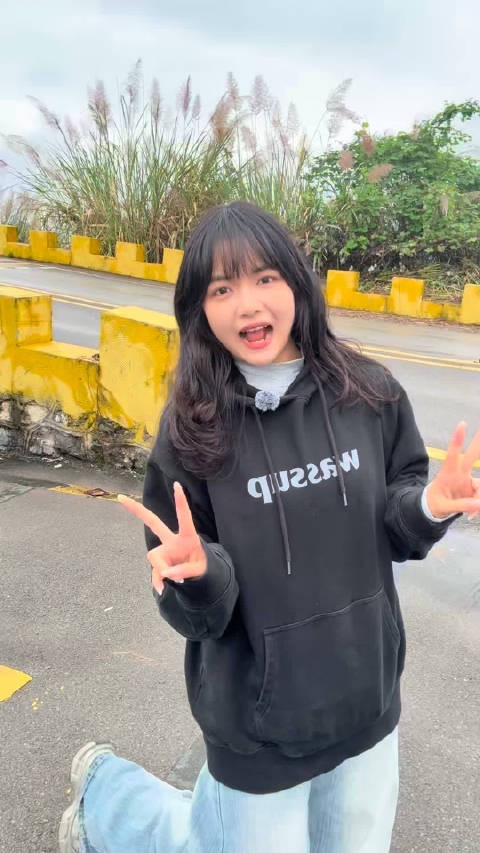 忙里偷闲ing 长痘痘漂亮，不长痘痘更漂亮 =过两天痘痘消了更漂亮