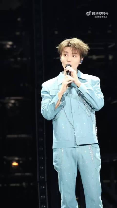 留几手说王俊凯带伤开演唱会不是励志
