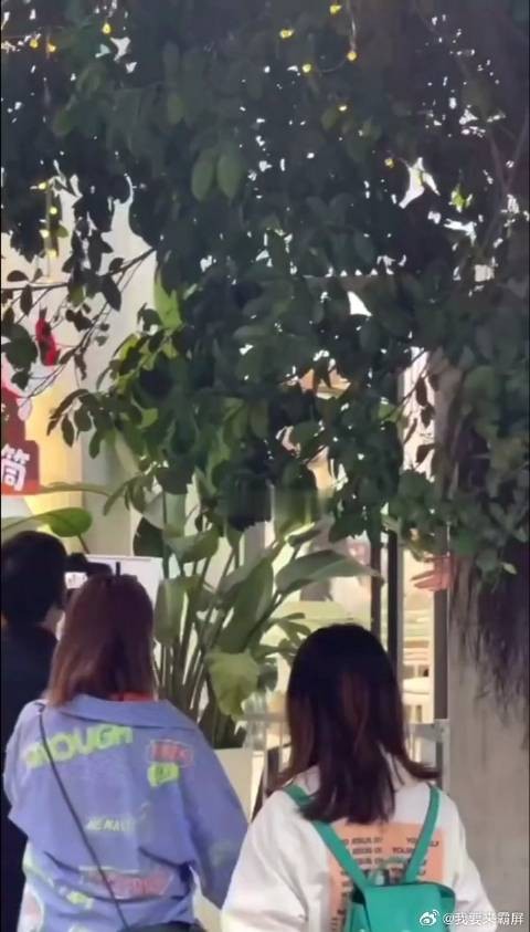 白敬亭在海口，好可爱