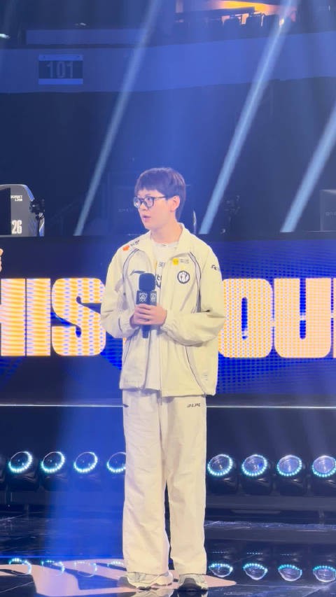 现场观众:进决赛! Meiko:我觉得iG可以战胜任何队伍!