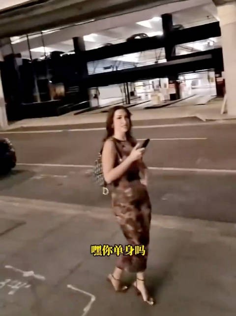 挑战搭讪纽约气质老baby，主动到令人发指