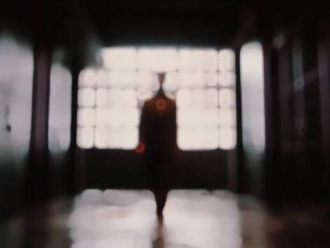 世间哪里有什么神明，不过是许多血肉之躯的凡人！