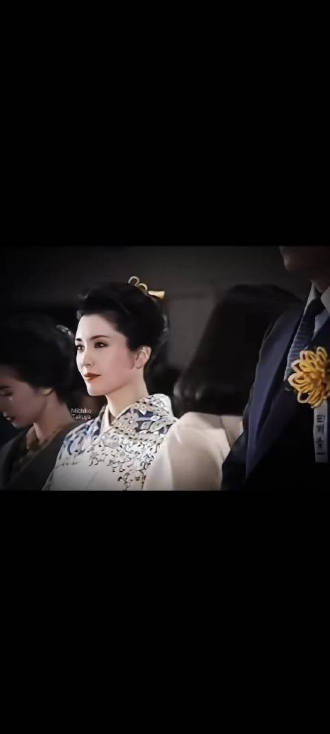 松坂庆子与田中裕子同框,昭和美学极致浪漫