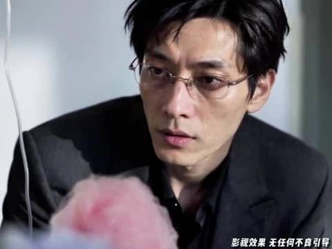 女儿上学路上遇到了坏人