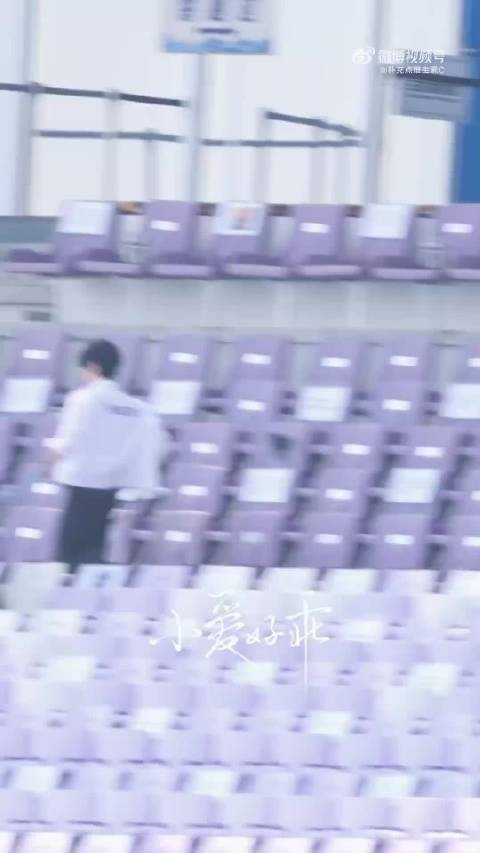 张真源周笔畅友情 这次两位一起做任务,燥侯这个张哥和笔笔姐的跑男见面啦