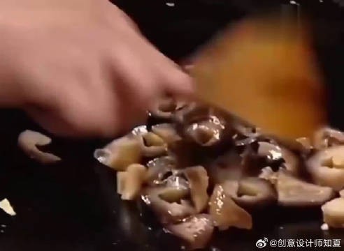 这么寒酸的菜，当年是怎么看得热血沸腾的